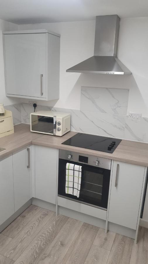 House 1905 - Self Catering Serviced Apartment Tidworth Esterno foto
