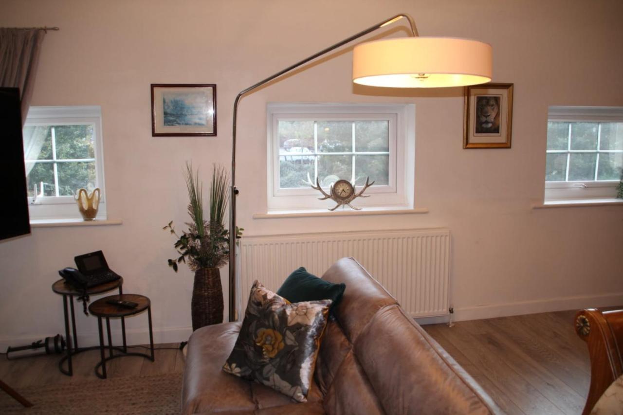 House 1905 - Self Catering Serviced Apartment Tidworth Esterno foto