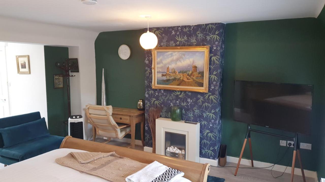 House 1905 - Self Catering Serviced Apartment Tidworth Esterno foto