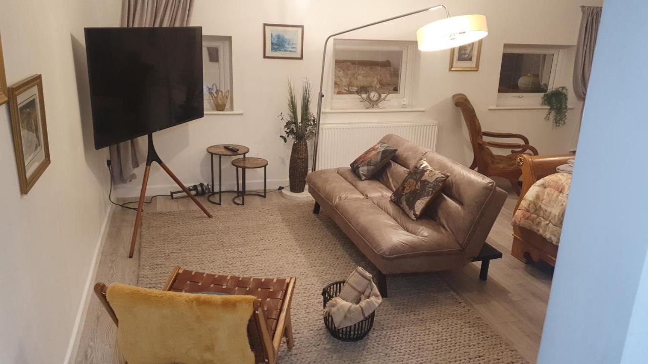 House 1905 - Self Catering Serviced Apartment Tidworth Esterno foto