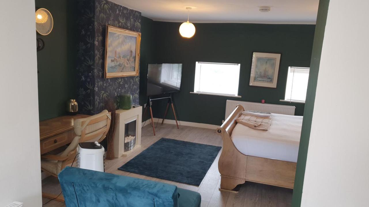 House 1905 - Self Catering Serviced Apartment Tidworth Esterno foto