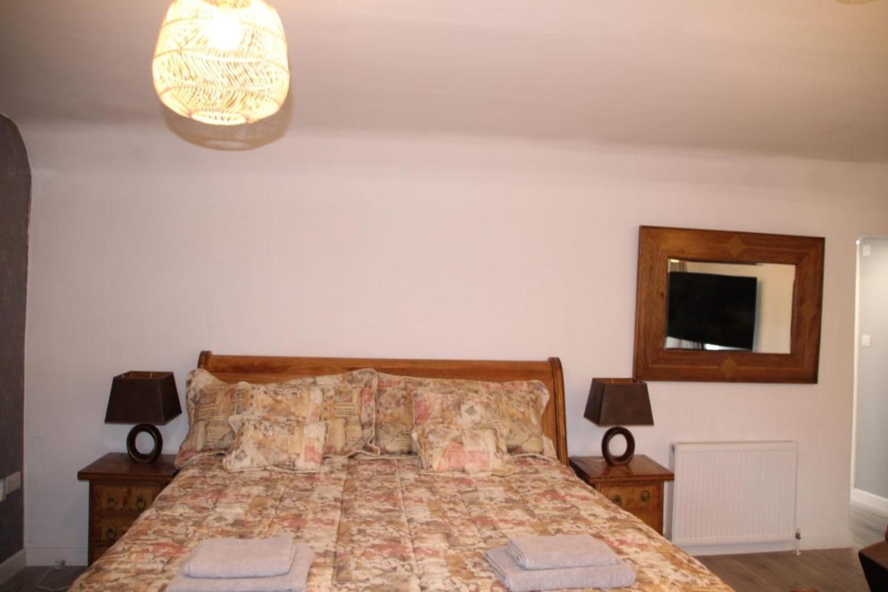 House 1905 - Self Catering Serviced Apartment Tidworth Esterno foto
