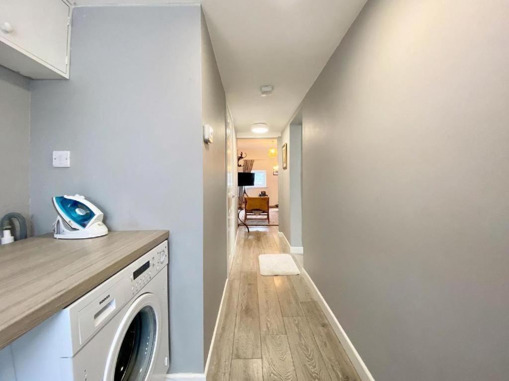 House 1905 - Self Catering Serviced Apartment Tidworth Esterno foto