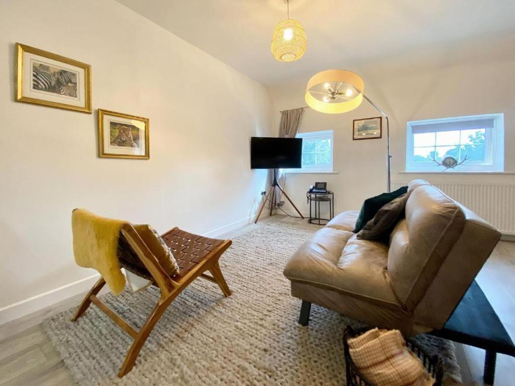 House 1905 - Self Catering Serviced Apartment Tidworth Esterno foto